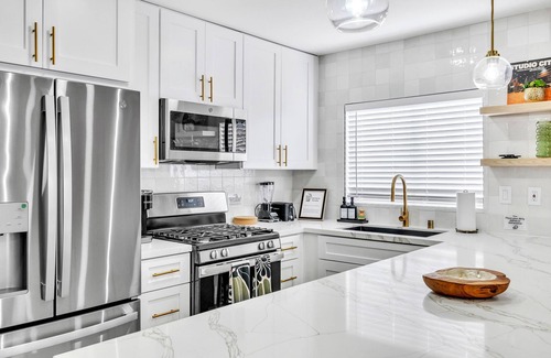 Highland Hills Maison | Welcome to the Groovy Getaway, a fully renovated 3 bedroom 2 bathroom home!