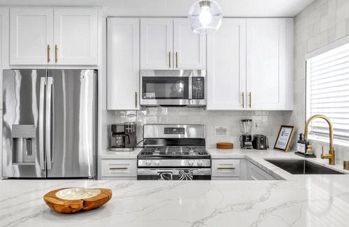 Highland Hills Maison | Welcome to the Groovy Getaway, a fully renovated 3 bedroom 2 bathroom home!
