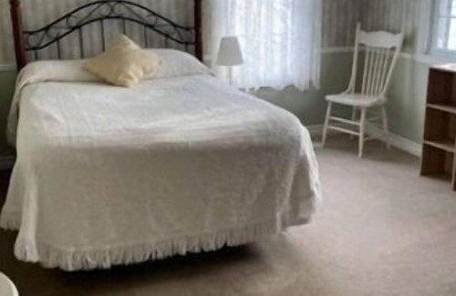 St. Clair Maison | Welcome To The Hilltop River House