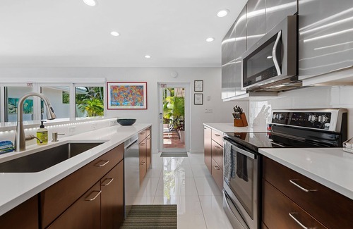 Wilton Manors Maison | Bienvenue à la maison Martell, un joyau contemporain nouvellement inscrit à Rivers Bend!