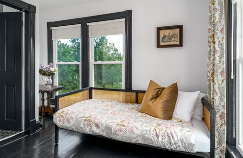 Nellysford Hôtel | Welcome to the newly appointed Everett Estate: Where Modern Luxury Meets Historic Charm