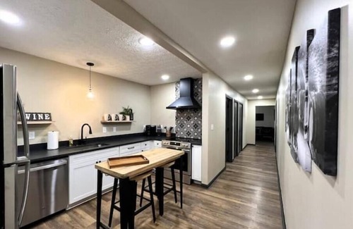 Summit Station Appartement | Welcome to The Quarters!