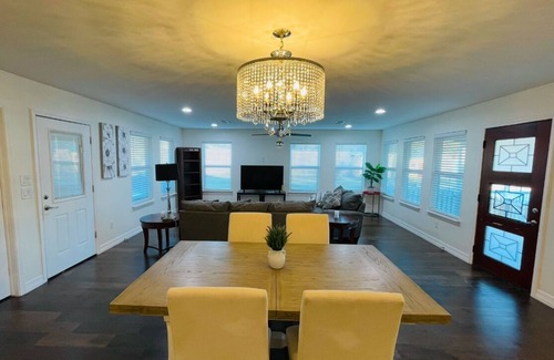 Porter Maison | Welcome to the Rustic Elegance of Timberlane Villas located in Porter, TX.