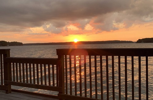 Dogwood Maison | Welcome to the serene setting of Lake Cypress Retreat!