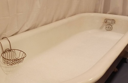 Dutch Flat Cabine | Welcome to the South House- a peaceful getaway in the beautiful foothills.