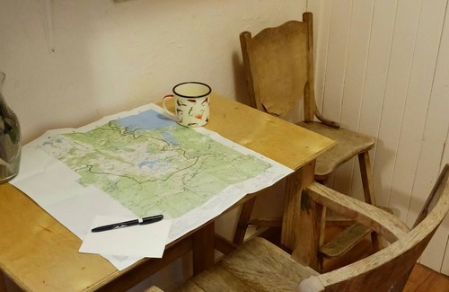 Dutch Flat Cabine | Welcome to the South House- a peaceful getaway in the beautiful foothills.
