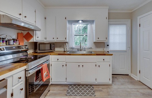 Clemson Maison | Welcome to the Tiger Den! Premier VRBO Steps Away from Clemson University Campus