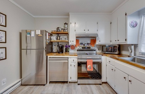 Clemson Maison | Welcome to the Tiger Den! Premier VRBO Steps Away from Clemson University Campus