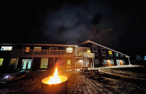 Four Corners Appartement | Welcome to the Treehouse, With Beautiful Views of the Bridger Mountain Range.