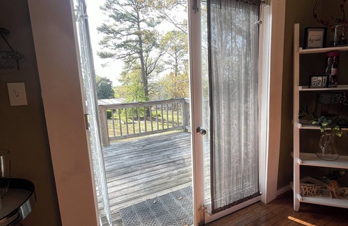 New Castle Maison | Welcome to this lovely 3 bedroom home near access to all the city has to offer.