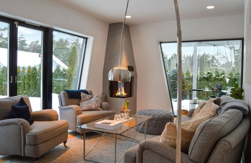 Varmdo Maison | Welcome to this well-equipped house with outdoor whirlpool in the beautiful Stockholm archipelago.