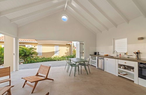 Koralengebied Station Balnéaire | Welcome to Villa Grandi, where historic charm meets modern comfort