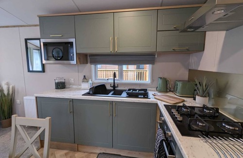 Malton Cabine | Welcome to Waterfoot Lodge - Your Gateway to Tranquility and Adventure!