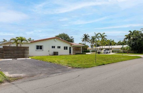 East Fort Lauderdale Maison | Welcome to Your Fort Lauderdale Retreat 2bed 2bath