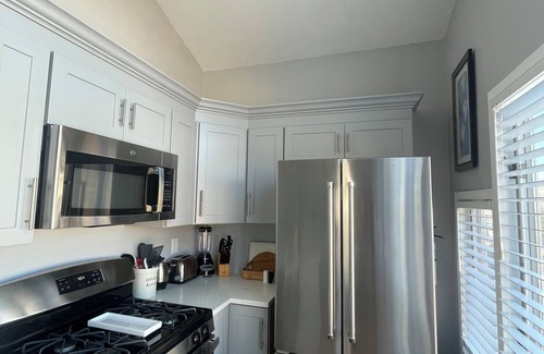 Margate City Copropriété | Welcoming 2-bedroom condo in Margate, NJ,. 2 blocks to beach
