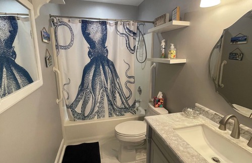 Margate City Copropriété | Welcoming 2-bedroom condo in Margate, NJ,. 2 blocks to beach