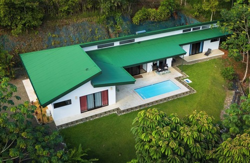 Alfombra Maison | Welcoming 3-bedroom house with amazing valley views