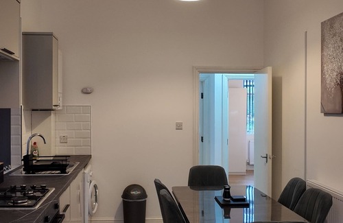 Haverstock Appartement | Welcoming 4-bedroom apartment with WiFi in vibrant London