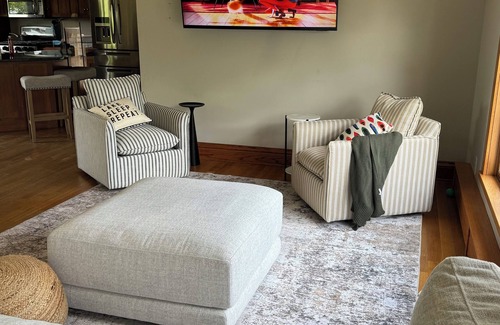 Farwell Maison | Welcoming 4-bedroom lake house ON THE GOLF COURSE with WiFi in Alexandria