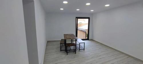 Igualada Appartement | Welcoming Apartment in Igualada - 65.2 m² - 8 people