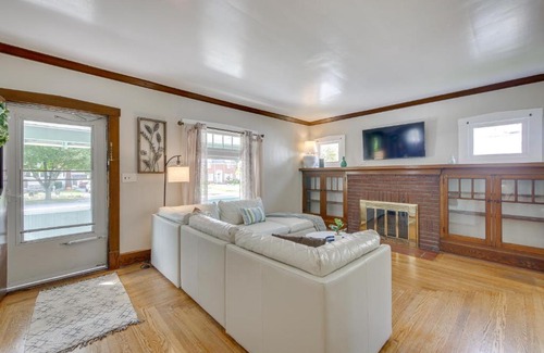 Boardman Maison | Welcoming Home in Youngstown with Private Backyard!