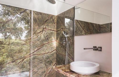 Foros de Vale de Figueira Maison | Welcoming house with pool in Montemor-o-Novo, lake view