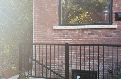 Blake - Jones Appartement | Welcoming Retreat for Guests, Students & Professionals – Where City Meets Nature