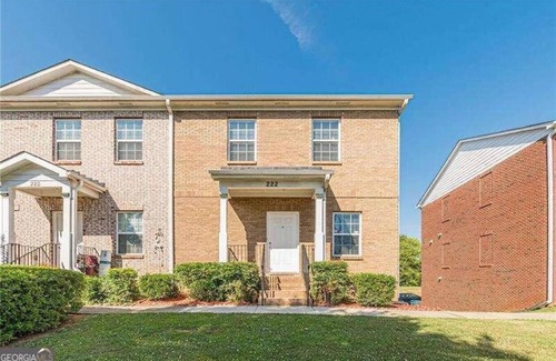 Tucker Maison | Welcoming townhome with AC in charming Tucker