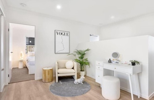 Browns Plains Maison | Well-decorated 4BR Family home steps to mall
