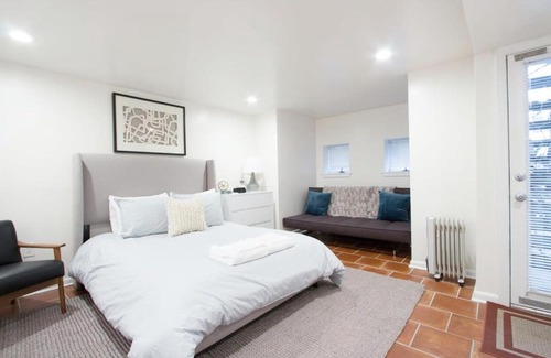 Logan Circle Appartement | WELL-EQUIPPED STUDIO APT - WALK TO METRO SUBWAY