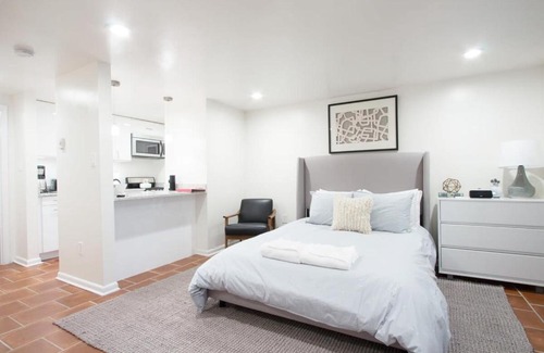 Logan Circle Appartement | WELL-EQUIPPED STUDIO APT - WALK TO METRO SUBWAY