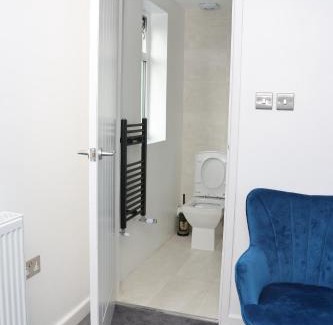 Havering Appartement | Well furnished 4 bedroom house in Rainham