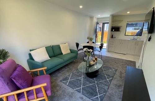 Avondale Maison | Well-furnished Auckland Stunner