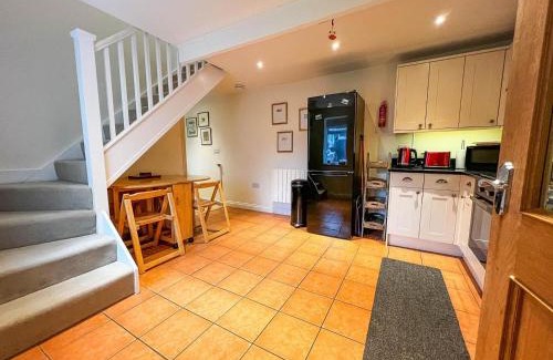 Ringstead Maison | Well Furnished Holiday Cottage In The Heart Of Docking, Norfolk Ref 99009Ht