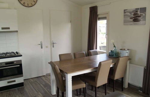Dordtse Biesbosch Chalet De Ski | Chalet bien cuidado cerca de Biesbosch