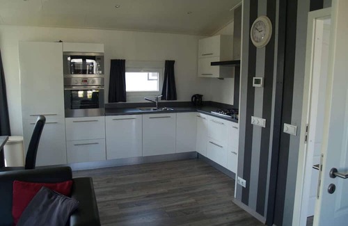 Dordtse Biesbosch Chalet De Ski | Chalet bien cuidado no lejos del Biesbosch