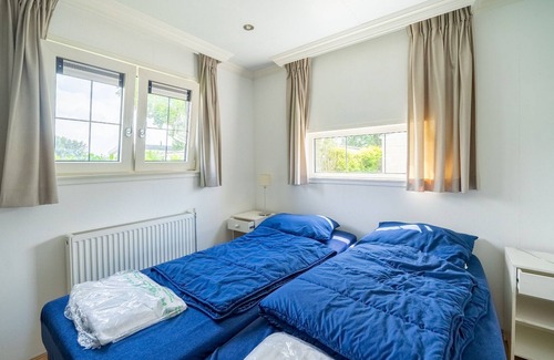 Dordtse Biesbosch Chalet De Ski | Well-kept chalet not far from the Biesbosch
