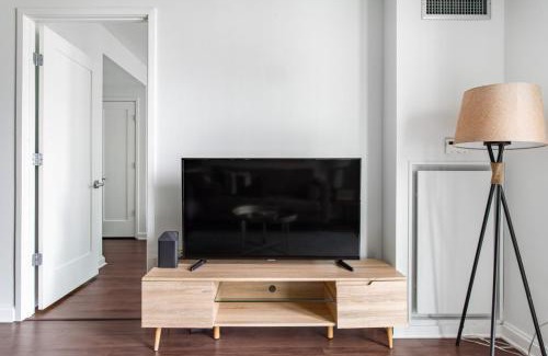 East Cambridge Appartement | Well-located Kendall Sq 1BR w courtyard BOS-388