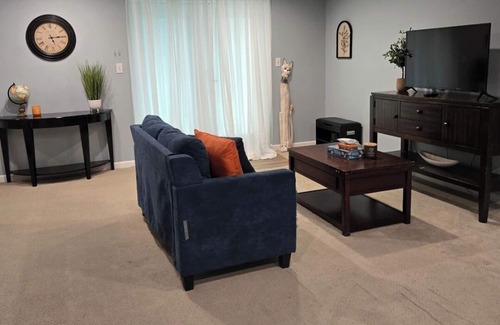 Lake Arbor Appartement | Well Located, Well Loved