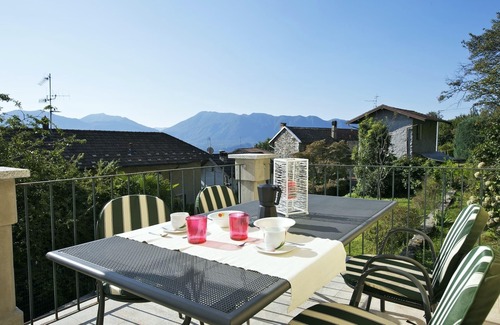 Gonte Appartement | Appartement de 3½ pièces bien entretenu avec jardin, balcon et belle vue sur le lac