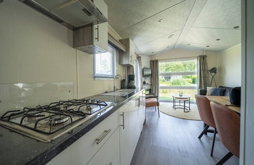 Dordtse Biesbosch Chalet De Ski | Chalet bien mantenido cerca de Biesbosch