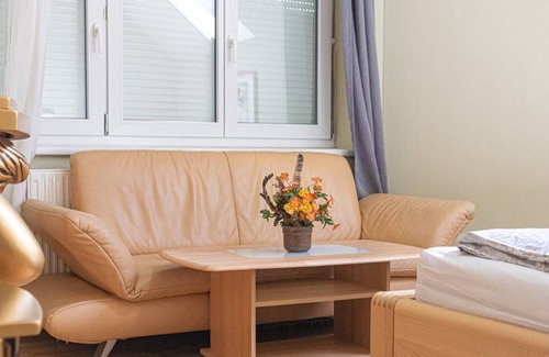Grinzing Appartement | well-renovated private room in a 7-room house GR2
