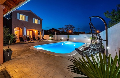 Zaton Villa | Wellness and Spa Villa avec piscine chauffée pour 12