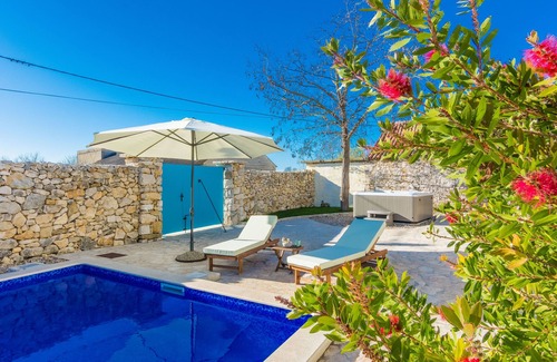 Poljica Villa | Bien-être et spa Villa Spirini Dvori - piscine saisonnière chauffée, sauna, bain à remous