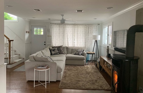 Point Pleasant - Toms River Maison | Welocme to this Vacation Oaisis, with a Heated Pool and Hot Tub