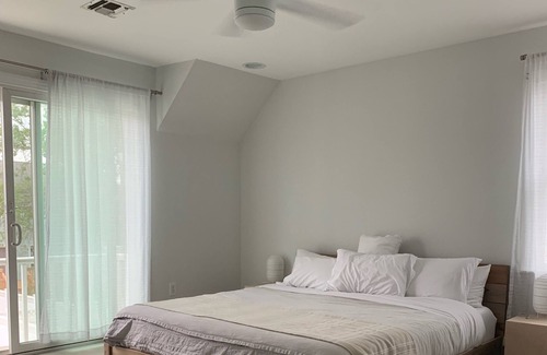 Point Pleasant - Toms River Maison | Welocme to this Vacation Oaisis, with a Heated Pool and Hot Tub