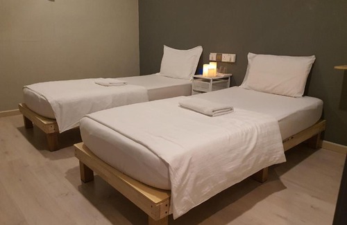 Downtown George Town Maison | Welton Room near Gurney Jalan Burma Georgetown