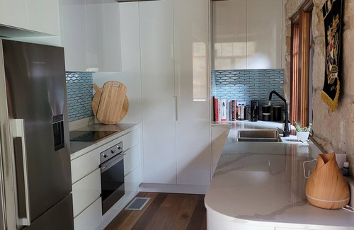 Berowra Waters Maison | Hazletts Hideaway - beautiful luxury 3 bedroom house - right on the water!