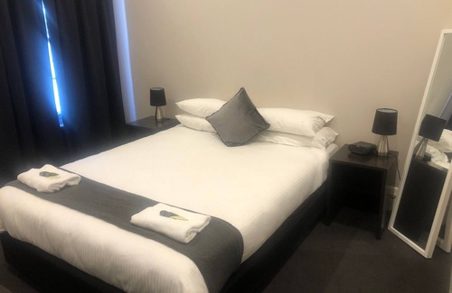 Homebush Hôtel | Wentworth Hotel