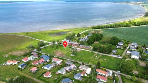 Boiensdorf Maison | Werder Chalet - WOLKE 7 - Ostsee-Strand 150m I Sauna I eKamin I Tiny House für 2 Personen I by "Meyers am Meer"